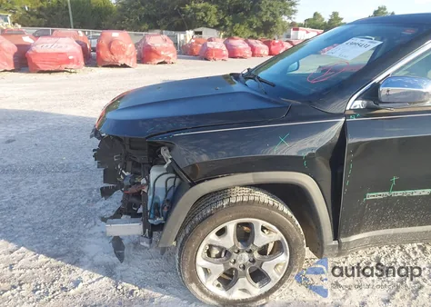 2018 Jeep Compass Limited 4X4 из США, поврежденный, VIN 3C4NJDCB1JT199359